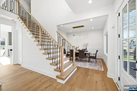 42 Charles Street Livingston NJ 07039