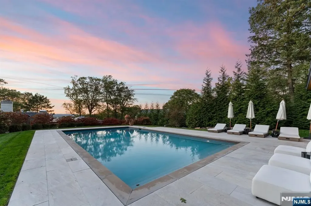 8 Stanton Road Tenafly NJ 07670