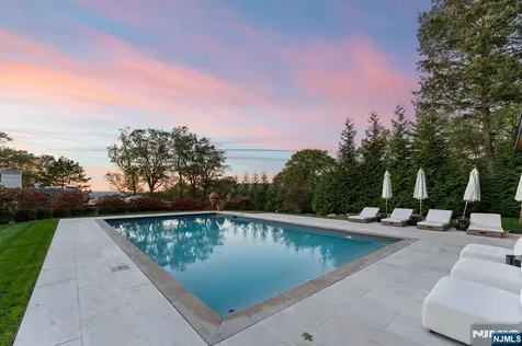 8 Stanton Road Tenafly NJ 07670