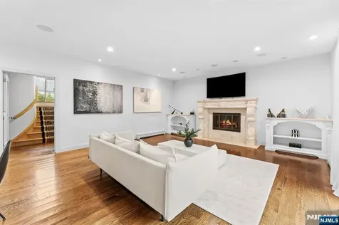 8 Stanton Road Tenafly NJ 07670