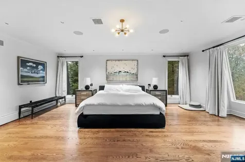 8 Stanton Road Tenafly NJ 07670