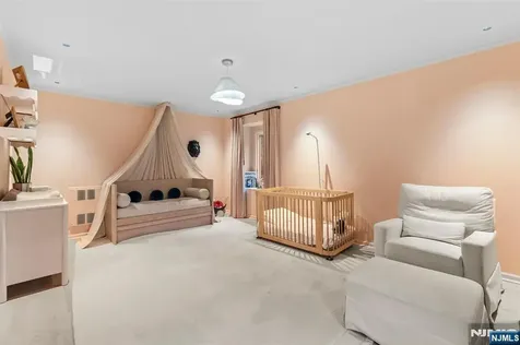 8 Stanton Road Tenafly NJ 07670