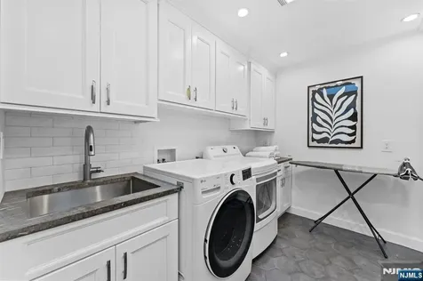 8 Stanton Road Tenafly NJ 07670