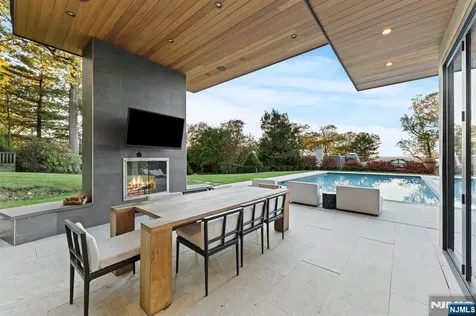 8 Stanton Road Tenafly NJ 07670