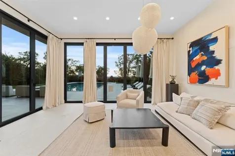 8 Stanton Road Tenafly NJ 07670