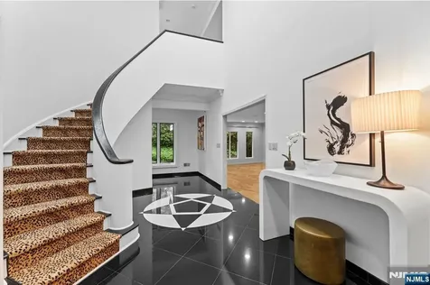 8 Stanton Road Tenafly NJ 07670