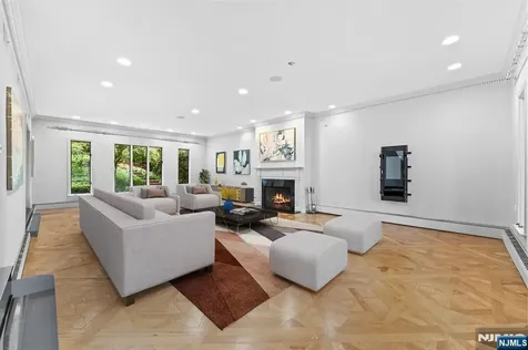 8 Stanton Road Tenafly NJ 07670