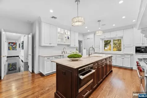 8 Stanton Road Tenafly NJ 07670