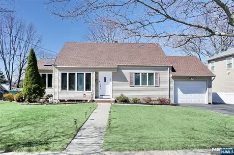383 Congress Street New Milford NJ 07646