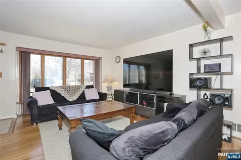 383 Congress Street New Milford NJ 07646