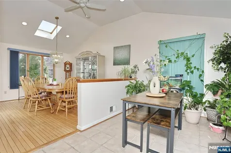 383 Congress Street New Milford NJ 07646