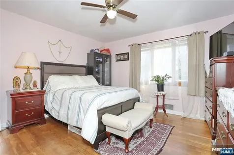 383 Congress Street New Milford NJ 07646