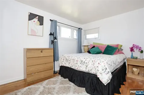 383 Congress Street New Milford NJ 07646