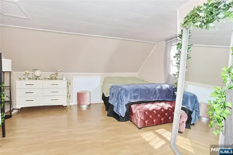 383 Congress Street New Milford NJ 07646