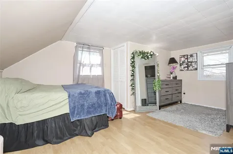 383 Congress Street New Milford NJ 07646