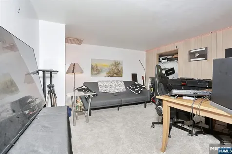 383 Congress Street New Milford NJ 07646