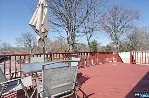 383 Congress Street New Milford NJ 07646