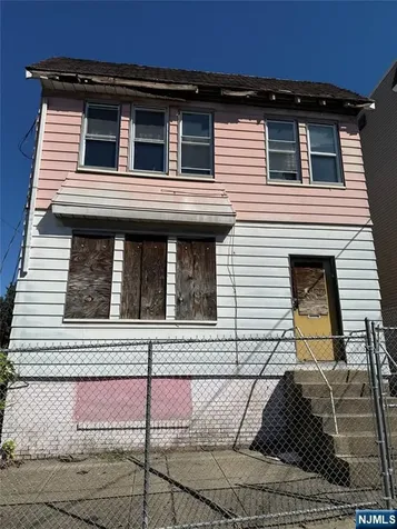 154 Eastern Parkway Irvington NJ 07111