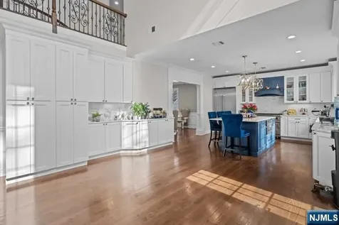 160 Lawrence Drive Paramus NJ 07652
