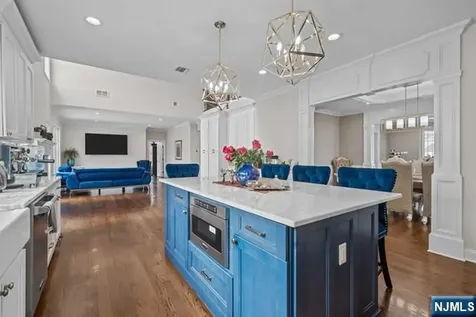 160 Lawrence Drive Paramus NJ 07652
