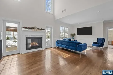 160 Lawrence Drive Paramus NJ 07652