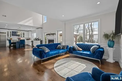 160 Lawrence Drive Paramus NJ 07652