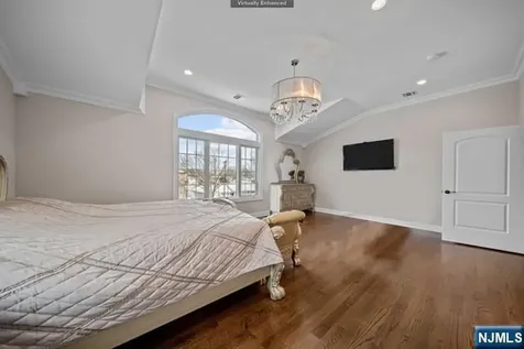 160 Lawrence Drive Paramus NJ 07652