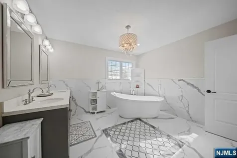 160 Lawrence Drive Paramus NJ 07652