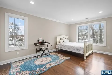 160 Lawrence Drive Paramus NJ 07652