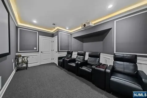 160 Lawrence Drive Paramus NJ 07652
