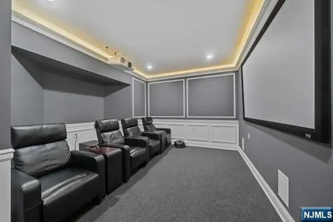 160 Lawrence Drive Paramus NJ 07652