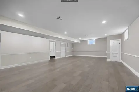 160 Lawrence Drive Paramus NJ 07652