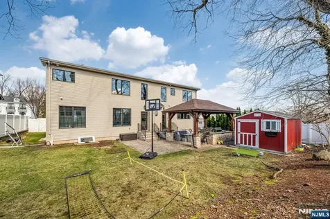 160 Lawrence Drive Paramus NJ 07652