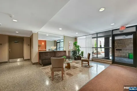 208 Anderson Street Hackensack NJ 07601