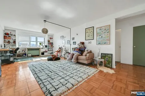 208 Anderson Street Hackensack NJ 07601