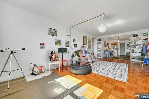 208 Anderson Street Hackensack NJ 07601