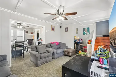 185 Trenton Avenue Paterson NJ 07503