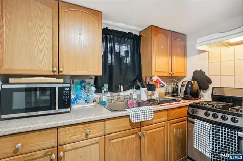 185 Trenton Avenue Paterson NJ 07503
