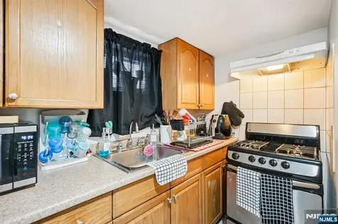 185 Trenton Avenue Paterson NJ 07503