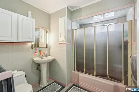 185 Trenton Avenue Paterson NJ 07503