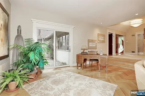 8 Red Rock Trail Saddle River NJ 07458