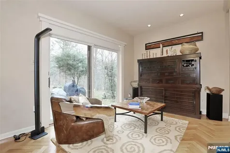8 Red Rock Trail Saddle River NJ 07458