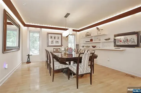 8 Red Rock Trail Saddle River NJ 07458