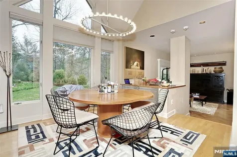 8 Red Rock Trail Saddle River NJ 07458