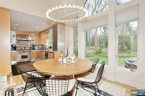 8 Red Rock Trail Saddle River NJ 07458