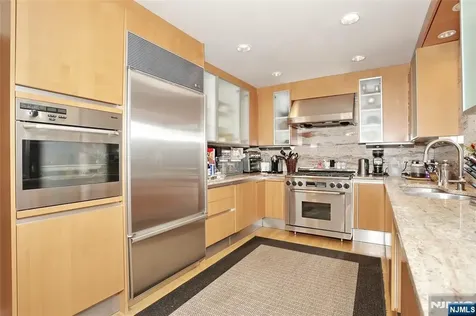 8 Red Rock Trail Saddle River NJ 07458