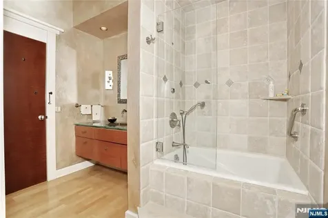 8 Red Rock Trail Saddle River NJ 07458