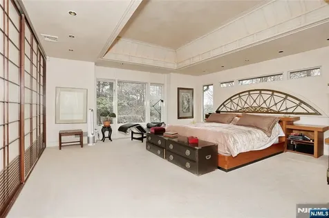 8 Red Rock Trail Saddle River NJ 07458