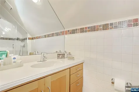 8 Red Rock Trail Saddle River NJ 07458