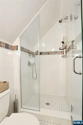 8 Red Rock Trail Saddle River NJ 07458